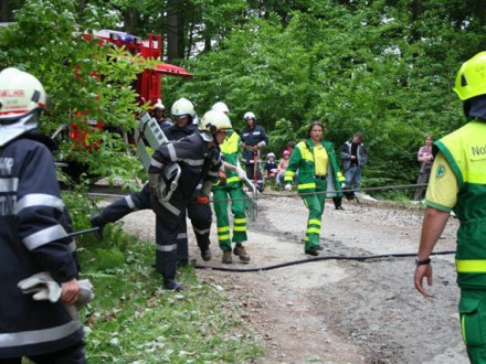 Vorschaubild 40 vom Album Spektakuläre Übung des Grünen Kreuzes mit der Feuerwehr St. Stefan ob Stainz