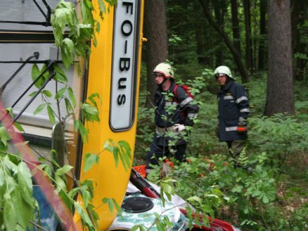 Vorschaubild 7 vom Album Spektakuläre Übung des Grünen Kreuzes mit der Feuerwehr St. Stefan ob Stainz
