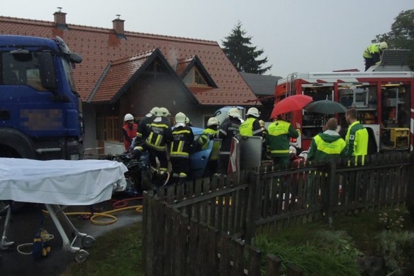 Symbolfoto zum Artikel: Schwerer Verkehrsunfall in Herbersdorf