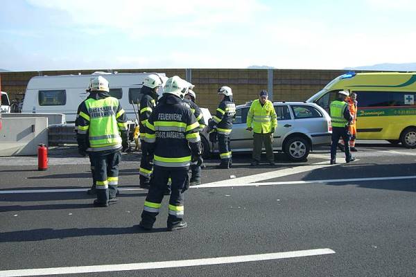 Symbolfoto zum Artikel: Schwerer Verkehrsunfall bei Autobahnabfahrt Wildon